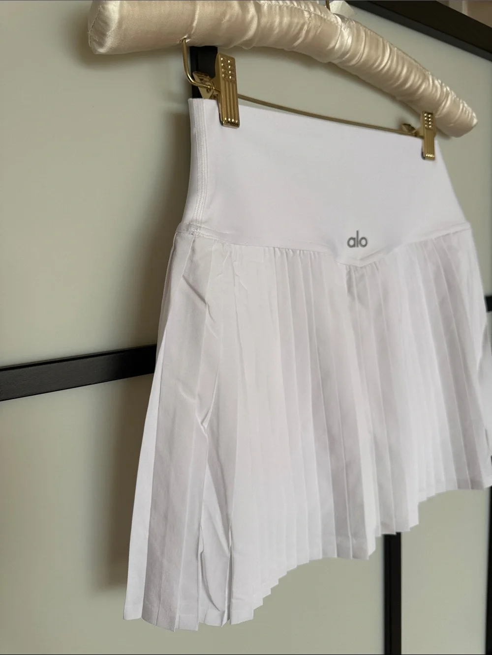 Alo Yoga Crisp White Varsity Pleated Skater Skirt S